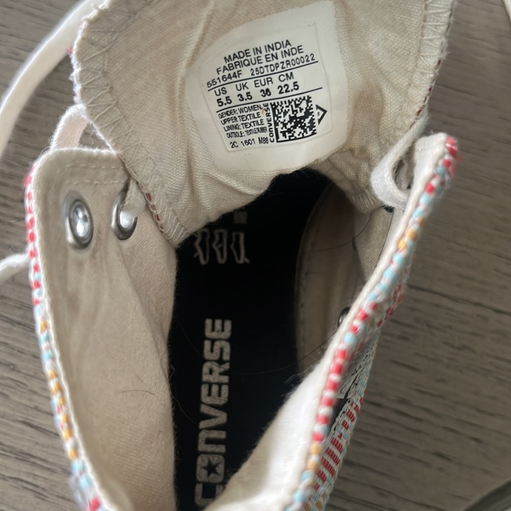 Converse ALL-STAR Women’s shoe. Size 5-1/2 . - Picture 8 of 9